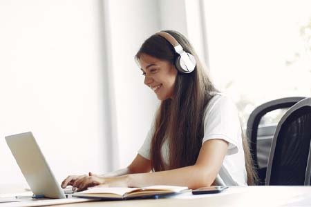 LPU Online BBA.jpg Program